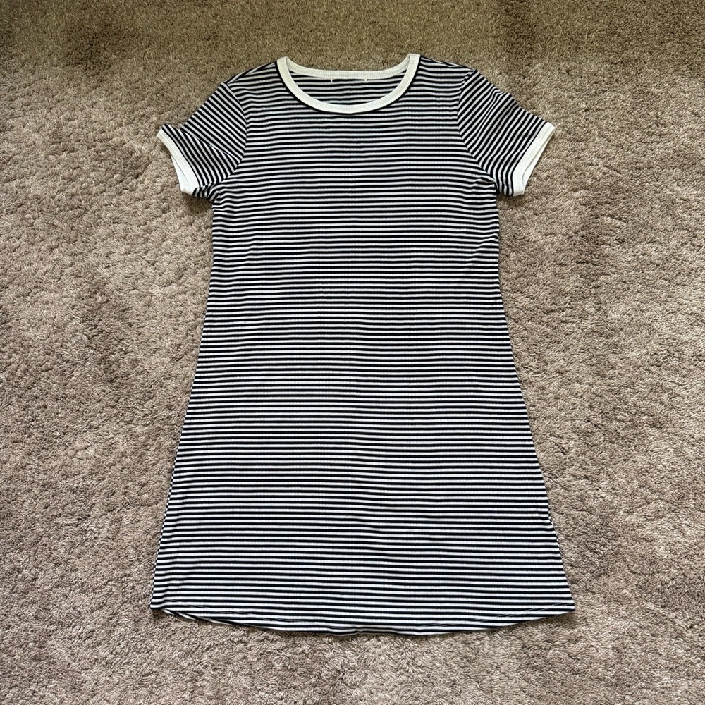 Black and White Striped Ribbed T-Shirt Dress | Size M